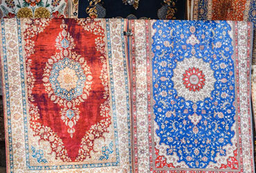 Important Issues in Cleaning Silk Rugs